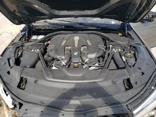 WBA7F0C5XJGM23677 - 2018 BMW 750 I ნაცრისფერი ფოტო 7