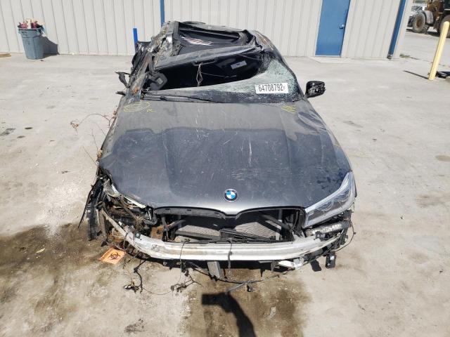 WBA7F0C5XJGM23677 - 2018 BMW 750 I ნაცრისფერი ფოტო 9