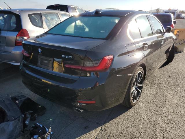 3MW5R1J59K8B03189 - 2019 BMW 330I BLACK photo 4