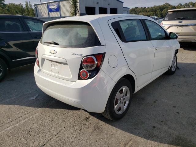 1G1JA6SH2F4189395 - 2015 CHEVROLET SONIC LS WHITE photo 4
