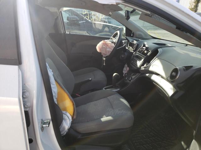 1G1JA6SH2F4189395 - 2015 CHEVROLET SONIC LS WHITE photo 5