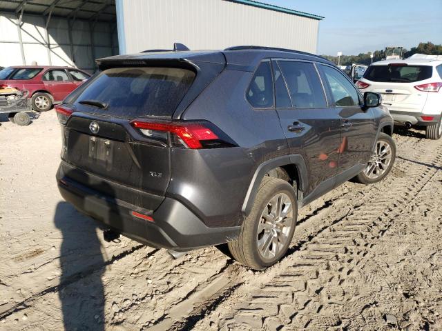 JTMC1RFV9KD018929 - 2019 TOYOTA RAV4 XLE P GRAY photo 4