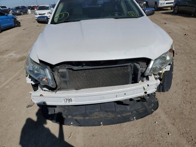 1FAHP2FW8BG167440 - 2011 FORD TAURUS LIM WHITE photo 9