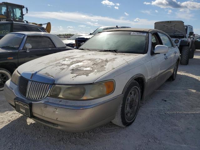 1LNHM82W21Y719742 - 2001 LINCOLN TOWN CAR S WHITE photo 2