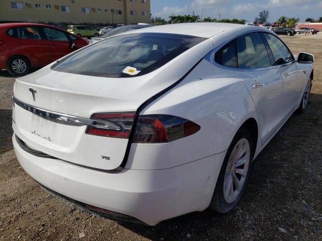 5YJSA1E19GF155106 - 2016 TESLA MODEL S თეთრი ფოტო 4