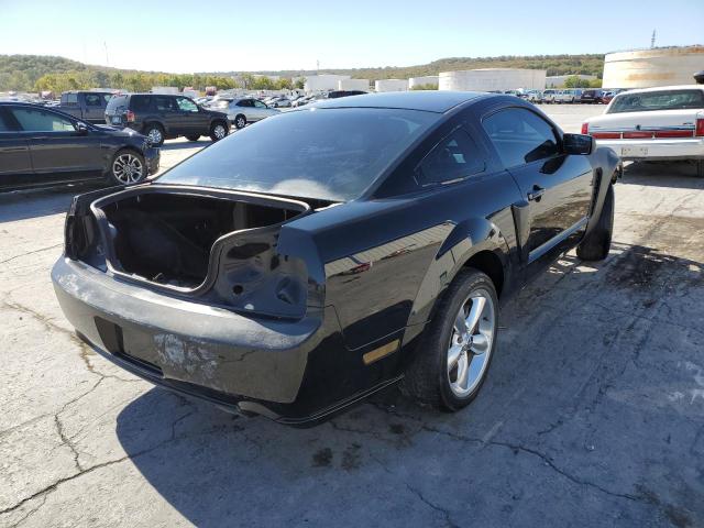 1ZVHT82H495137080 - 2009 FORD MUSTANG GT BLACK photo 4