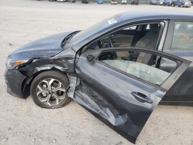 3KPF24AD1KE122924 - 2019 KIA FORTE FE SILVER photo 9