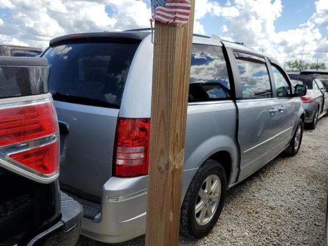 2A8HR54P58R699259 - 2008 CHRYSLER TOWN & COU SILVER photo 4