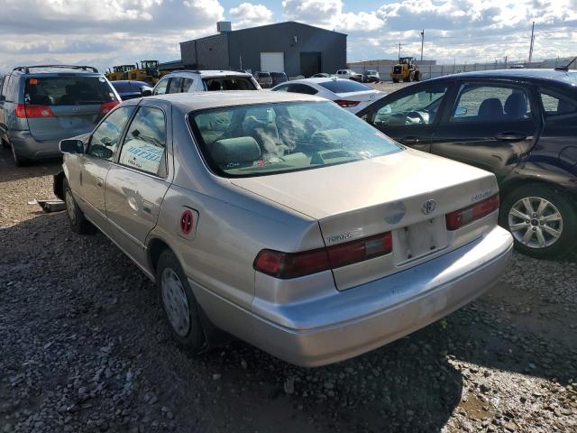 JT2BG22K2W0194711 - 1998 TOYOTA CAMRY CE TAN photo 3