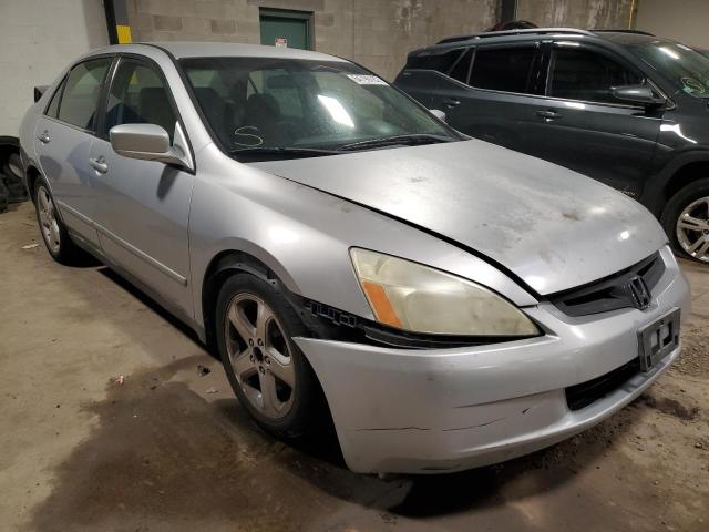 1HGCM56113A024774 - 2003 HONDA ACCORD DX SILVER photo 1