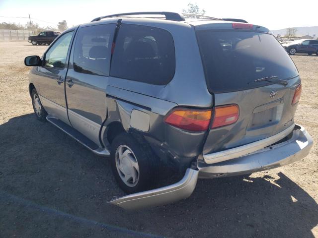 4T3ZF13C2WU060450 - 1998 TOYOTA SIENNA LE GRAY photo 3