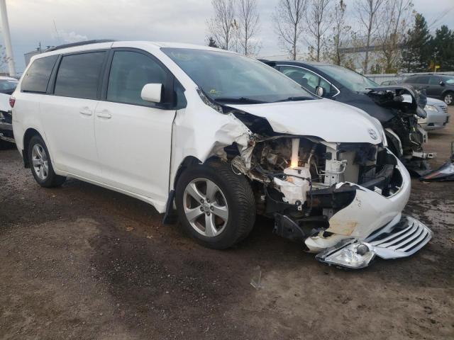 5TDKK3DC6FS673289 - 2015 TOYOTA SIENNA LE WHITE photo 1