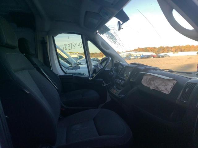 3C6TRVAG8JE110841 - 2018 RAM PROMASTER WHITE photo 5