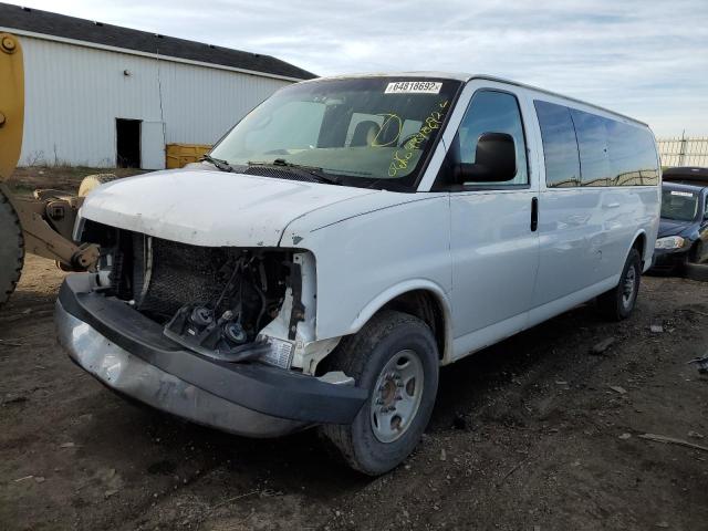 1GAHG39UX71201519 - 2007 CHEVROLET EXPRESS G3 WHITE photo 2