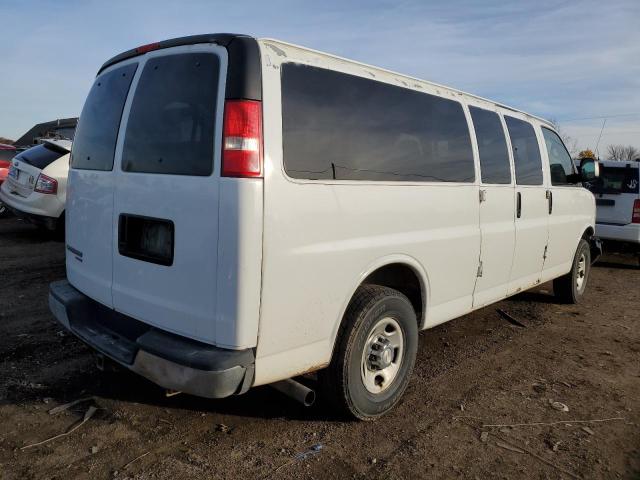 1GAHG39UX71201519 - 2007 CHEVROLET EXPRESS G3 WHITE photo 4