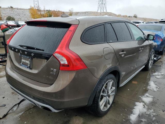 YV4612HK4G1017779 - 2016 VOLVO V60 CROSS BROWN photo 4