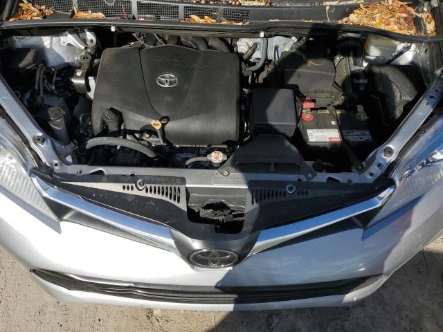 5TDKZ3DC8JS916864 - 2018 TOYOTA SIENNA LE SILVER photo 7