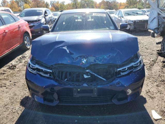 WBA5R7C51KAJ83740 - 2019 BMW 330XI BLUE photo 9