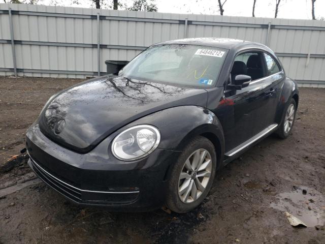 3VWRA7AT9FM621603 - 2015 VOLKSWAGEN BEETLE TDI BLACK photo 2