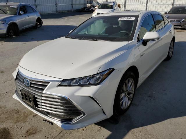 4T1AA1AB6MU003177 - 2021 TOYOTA AVALON XLE WHITE photo 2