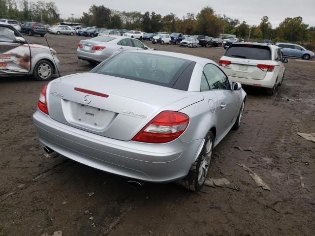 WDBWK56F45F046060 - 2005 MERCEDES-BENZ SLK 350 SILVER photo 4