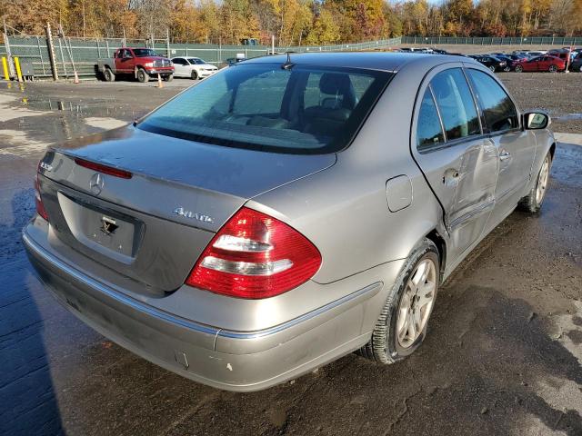 WDBUF82J05X180002 - 2005 MERCEDES-BENZ E320 SILVER photo 4