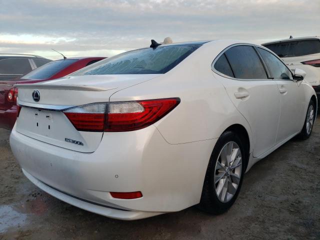 JTHBW1GG0E2051136 - 2014 LEXUS ES 300H WHITE photo 4