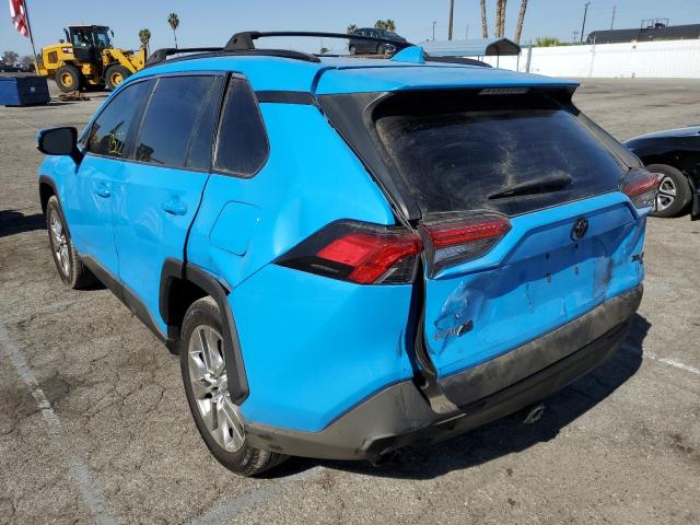 2T3C1RFV1KW052009 - 2019 TOYOTA RAV4 XLE P BLUE photo 3