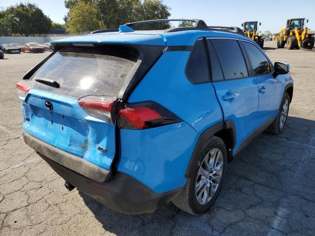 2T3C1RFV1KW052009 - 2019 TOYOTA RAV4 XLE P BLUE photo 4