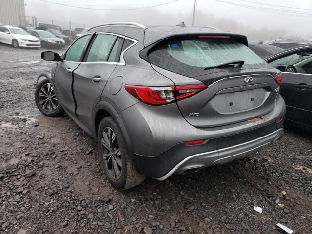 SJKCH5CRXJA060518 - 2018 INFINITI QX30 BASE GRAY photo 3