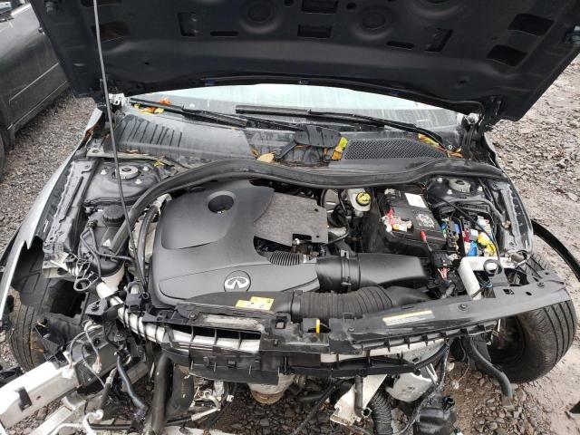 SJKCH5CRXJA060518 - 2018 INFINITI QX30 BASE GRAY photo 7