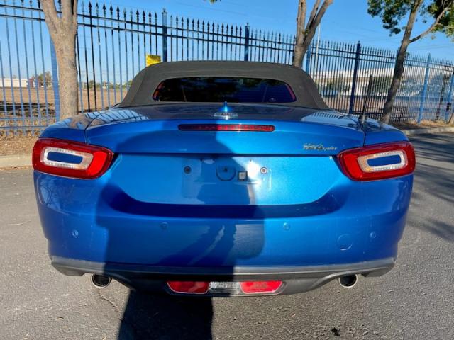 JC1NFAEK9H0100840 - 2017 FIAT 124 SPIDER BLUE photo 4