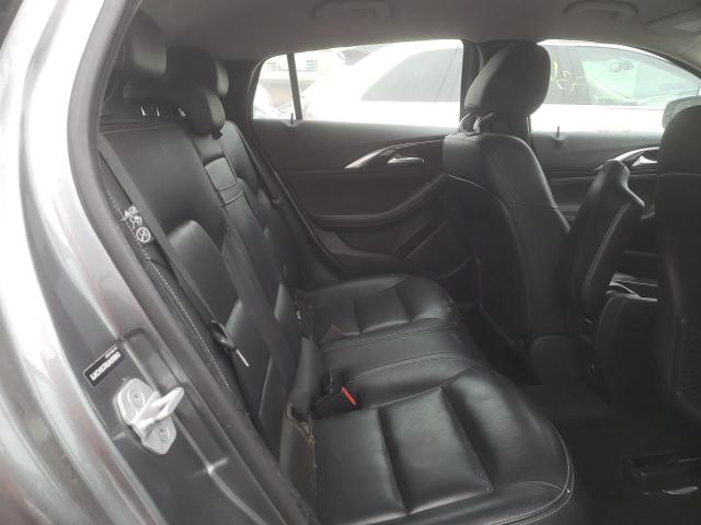 SJKCH5CR0JA058843 - 2018 INFINITI QX30 BASE GRAY photo 6