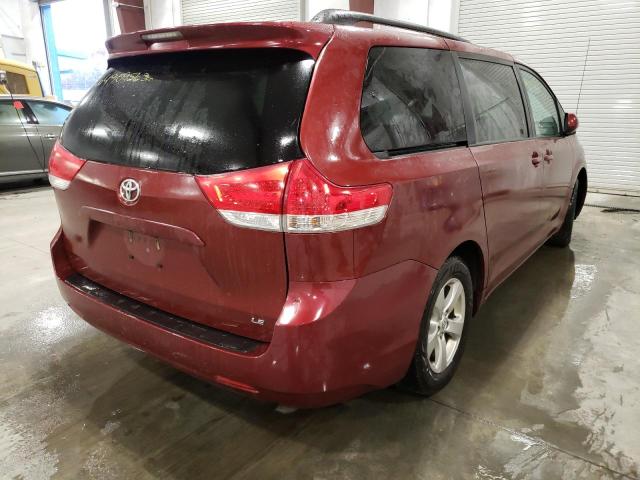 5TDKK3DCXDS353096 - 2013 TOYOTA SIENNA LE RED photo 4