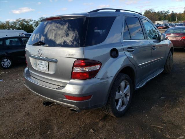 4JGBB8GB6BA722056 - 2011 MERCEDES-BENZ ML 350 4MA GRAY photo 4