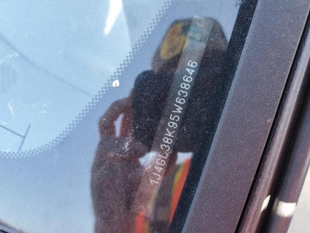 1J4GL38K95W638646 - 2005 JEEP LIBERTY RE SILVER photo 10