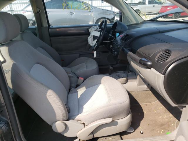 3VWCK31C94M412810 - 2004 VOLKSWAGEN NEW BEETLE 灰色 照片 5