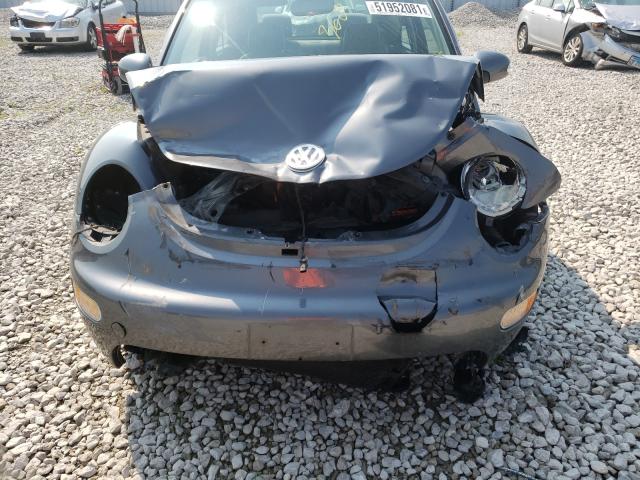 3VWCK31C94M412810 - 2004 VOLKSWAGEN NEW BEETLE 灰色 照片 9