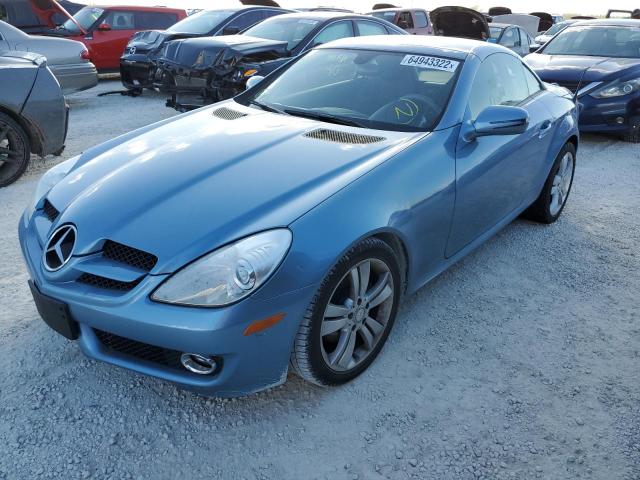 WDBWK5EA7AF217996 - 2010 MERCEDES-BENZ SLK 300 BLUE photo 2