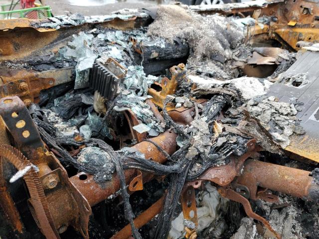 JTDKARFP9J3073947 - 2018 TOYOTA PRIUS PRIM 白色 照片 8