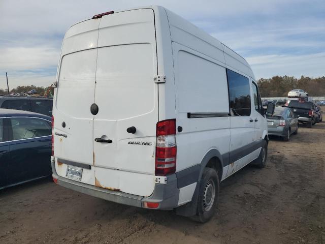 WD4PE7CC7B5507830 - 2011 MERCEDES-BENZ SPRINTER 2 WHITE photo 4