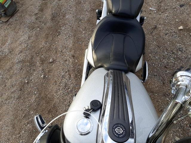 1HD1PXN10FB960957 - 2015 HARLEY-DAVIDSON FLHXSE CVO SILVER photo 5