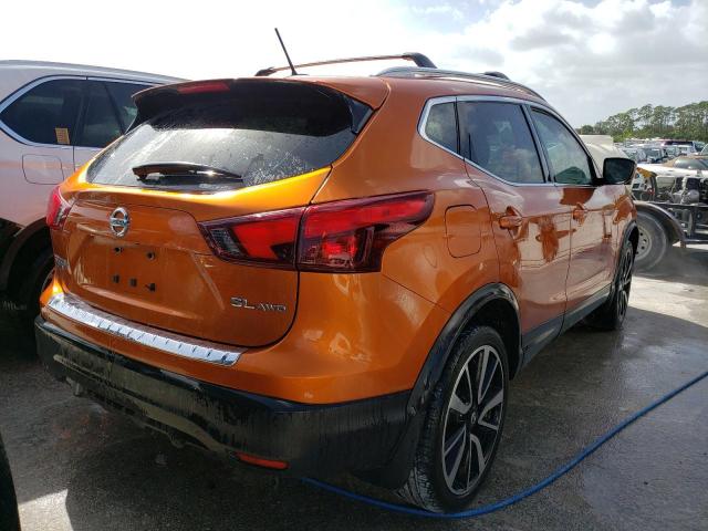 JN1BJ1CR0HW120768 - 2017 NISSAN ROGUE ORANGE photo 4