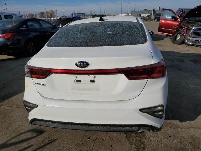 3KPF24AD2ME285116 - 2021 KIA FORTE FE WHITE photo 6