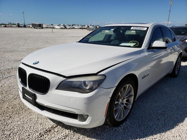 WBAKA8C59BCY37131 - 2011 BMW 750 I WHITE photo 2