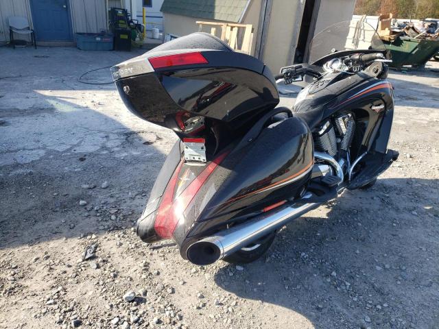 5VPVTAAV3H3057091 - 2017 VICTORY MOTORCYCLES VISION TOU BLACK photo 4