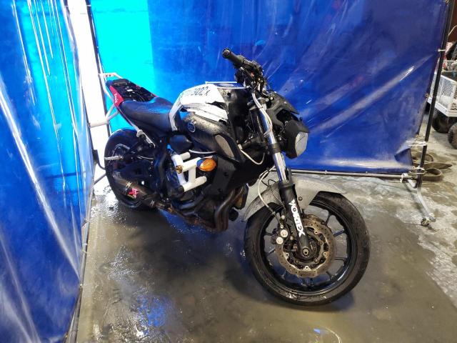 JYARM27E5JA000849 - 2018 YAMAHA MT07 WHITE photo 1