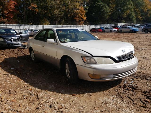 JT8BF28G1W5013516 - 1998 LEXUS ES 300 WHITE photo 1