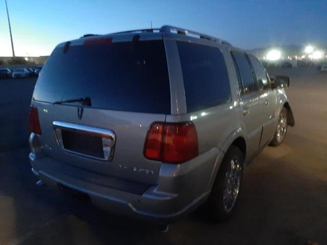 5LMFU28565LJ04856 - 2005 LINCOLN NAVIGATOR ლურჯი ფოტო 4