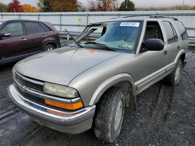 1GNDT13W6X2233529 - 1999 CHEVROLET BLAZER GOLD photo 2